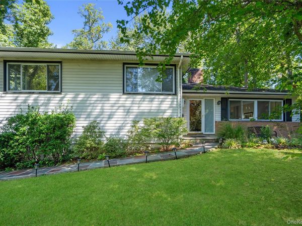 58 Ridge Drive E, Roslyn, NY 11576