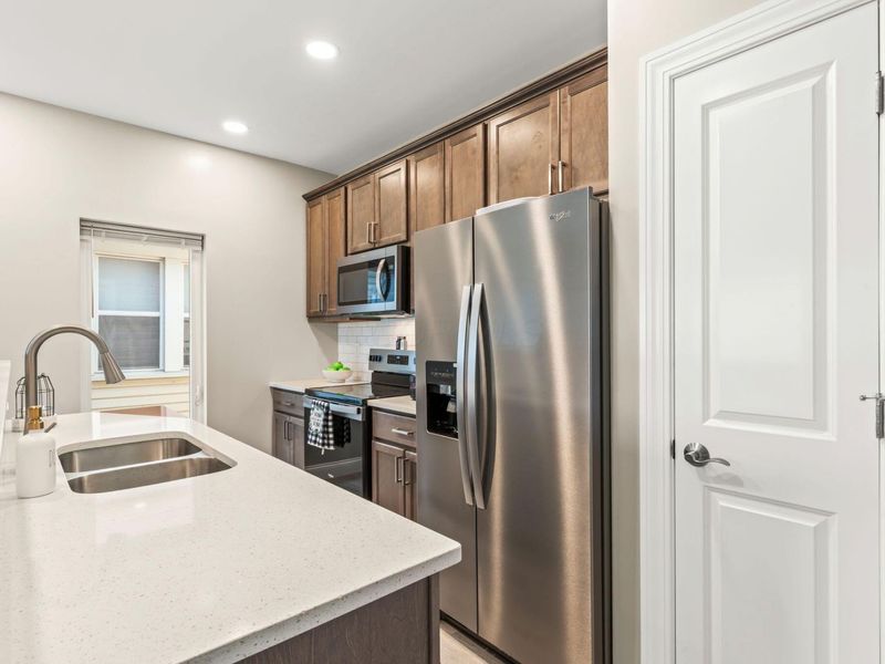 1636 Kohr Place , Columbus, OH 43211 Photo 8