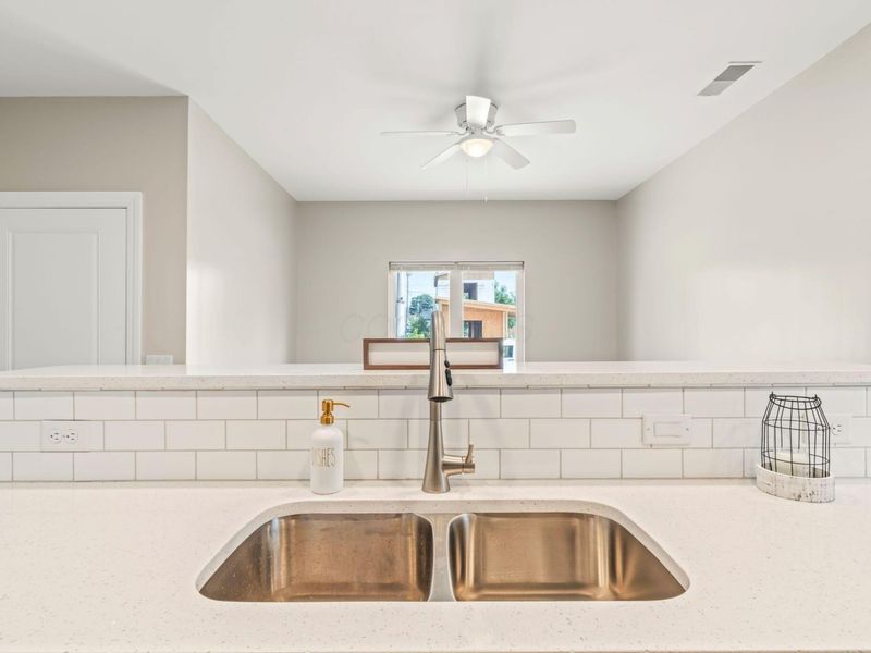 1636 Kohr Place , Columbus, OH 43211 Photo 9