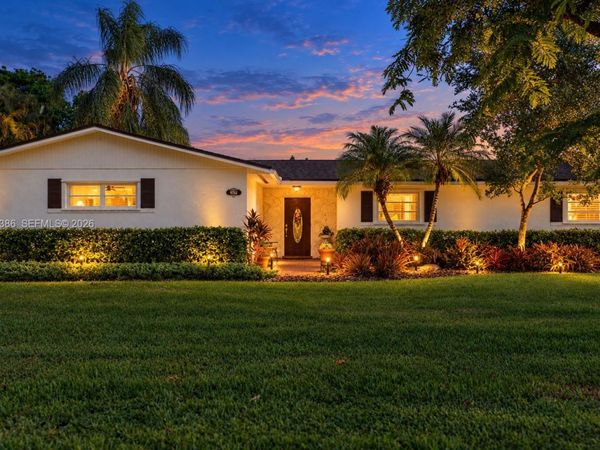 9761 SW 123rd St, Miami, FL 33176