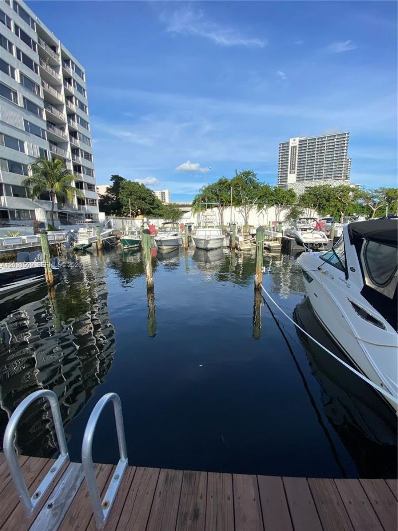 1700 NW North River Dr, Miami, FL 33125 Photo