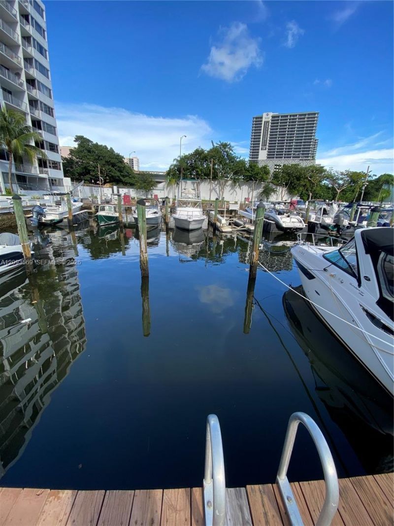 1700 NW North River Dr, Miami, FL 33125 Photo