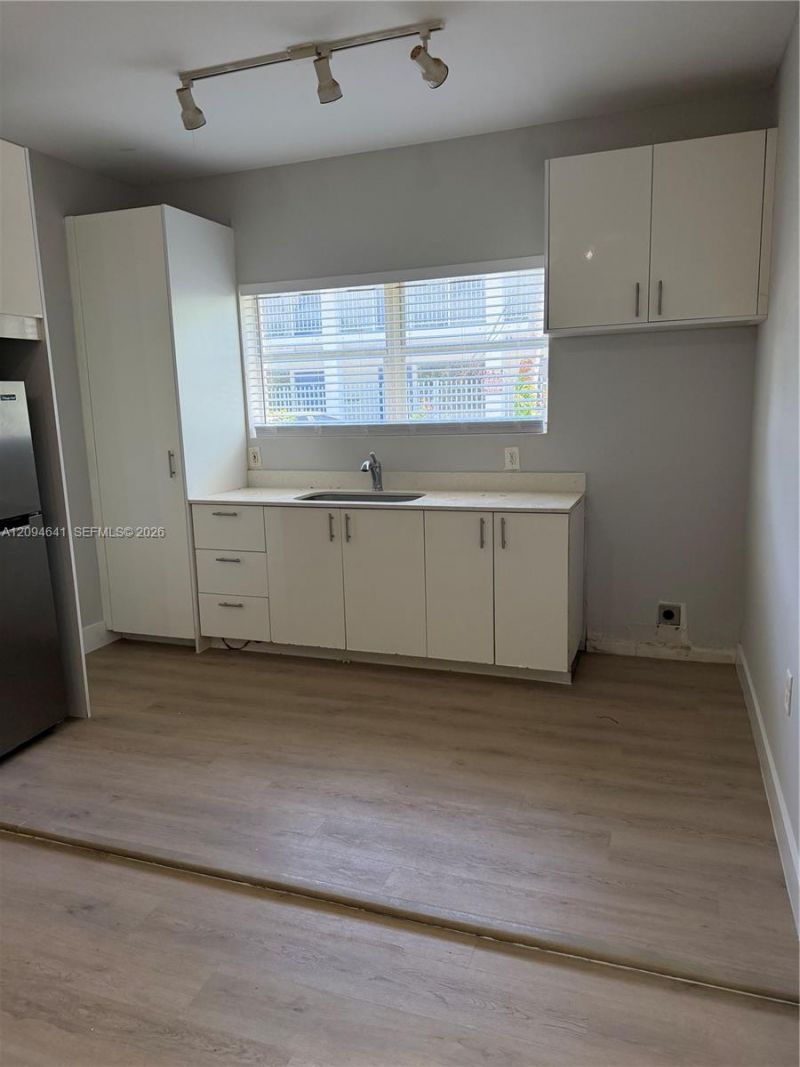 576 NE 63rd St , Unit 3, Miami, FL 33138 Photo