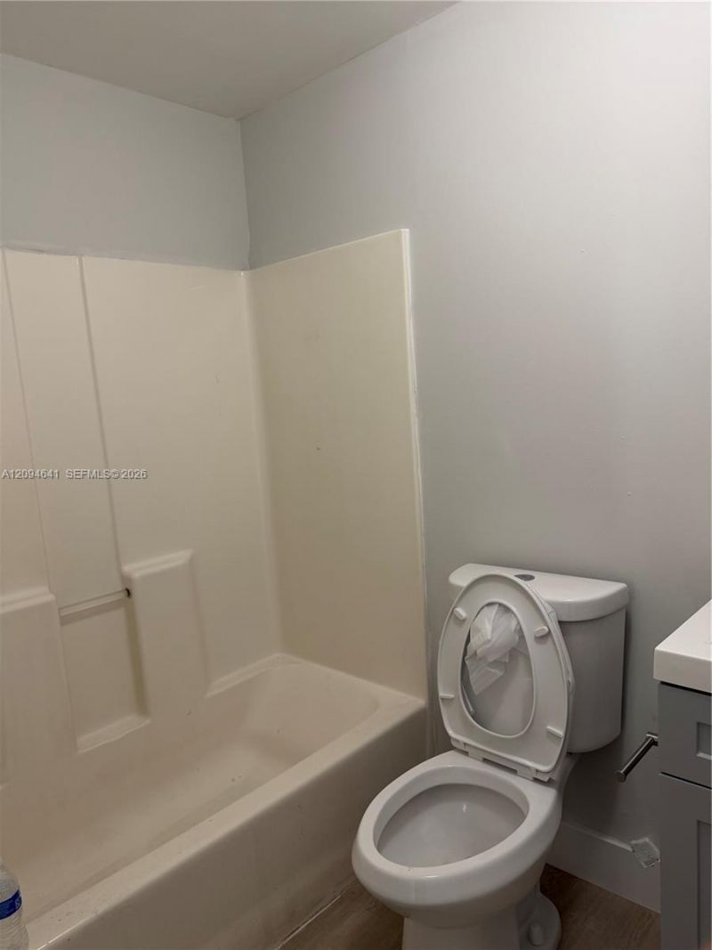 576 NE 63rd St , Unit 3, Miami, FL 33138 Photo