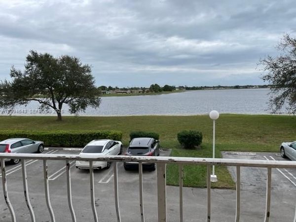 470 Executive Center Dr , Unit 2E, West Palm Beach, FL 33401