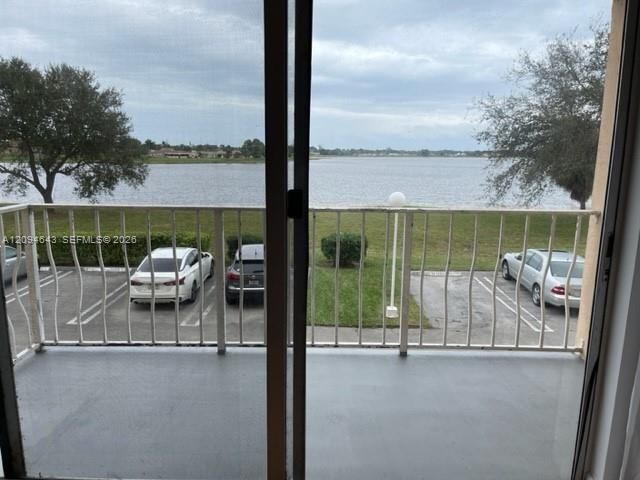 470 Executive Center Dr , Unit 2E, West Palm Beach, FL 33401 Photo