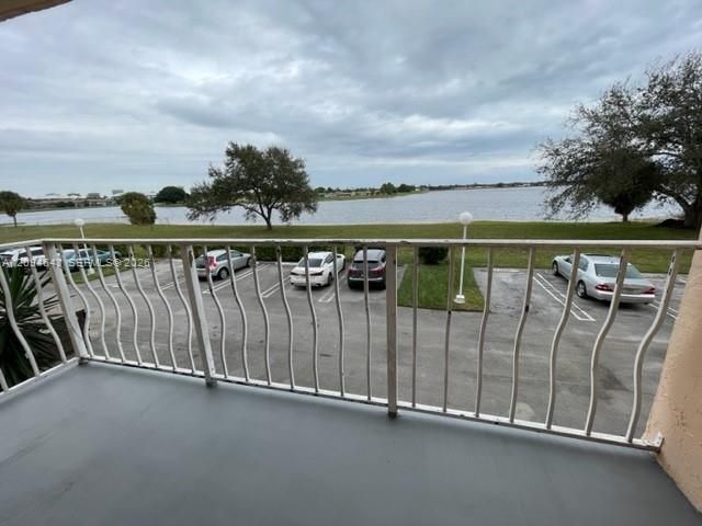 470 Executive Center Dr , Unit 2E, West Palm Beach, FL 33401 Photo