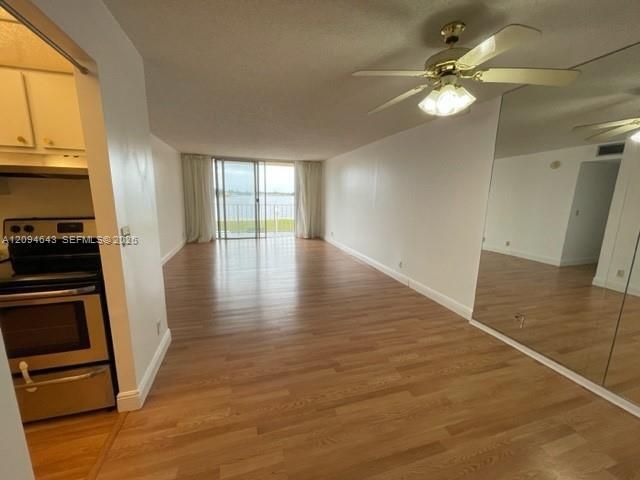 470 Executive Center Dr , Unit 2E, West Palm Beach, FL 33401 Photo