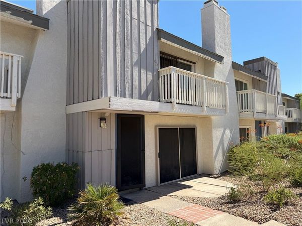 586 Willow Green Drive , Las Vegas, NV 89169
