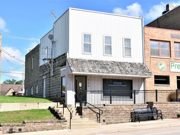 714 Washington Avenue, Iowa Falls, IA 50126