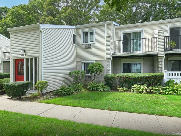 26 Richmond Boulevard, Unit 2A, Ronkonkoma, NY 11779