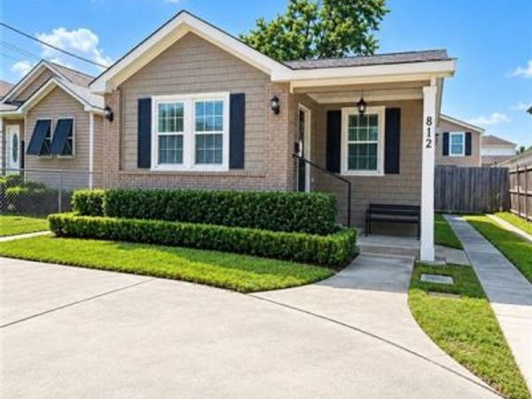 812 RIDGELAKE Drive , Metairie, LA 70001