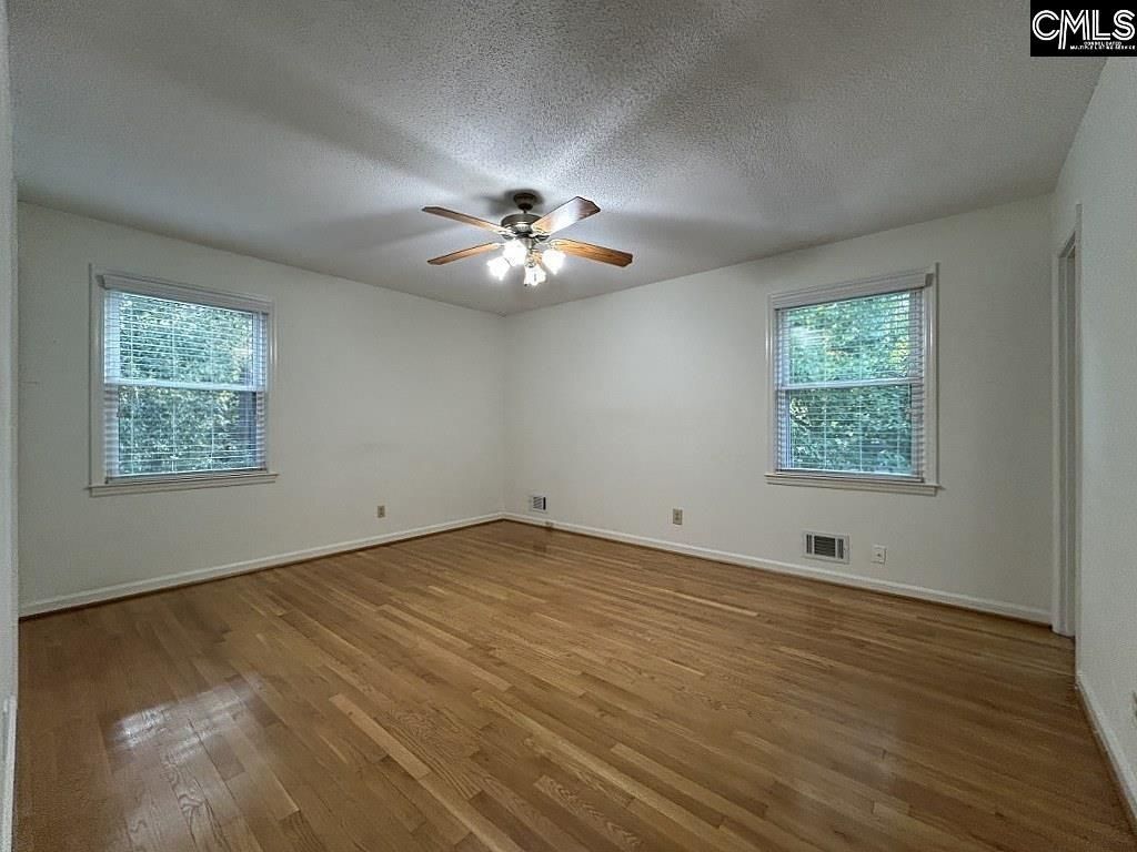 6100 Yorkshire Drive  Photo 10