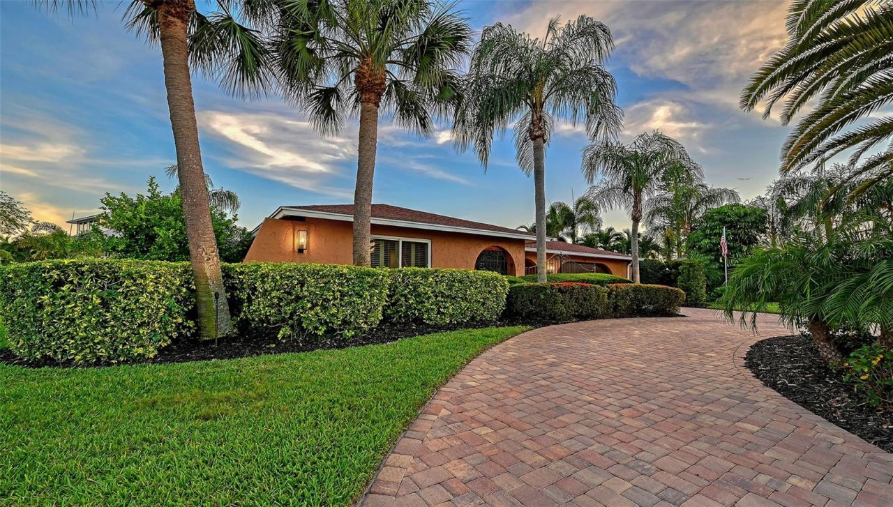 7137 Westmoreland Drive , Sarasota, FL 34243 Photo