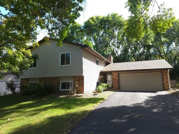 12273 Jack Pine Trail, Eden Prairie, MN 55347