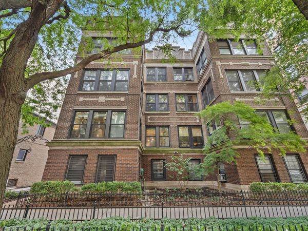 425 W Briar Place , Unit 1E, Chicago, IL 60657