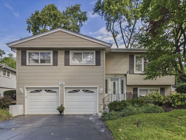 312 W Goebel Drive , Lombard, IL 60148