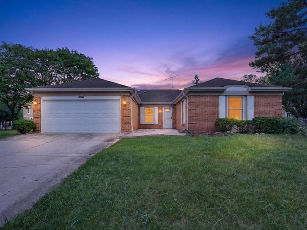 650 Wainsford Drive, Hoffman Estates, IL 60169