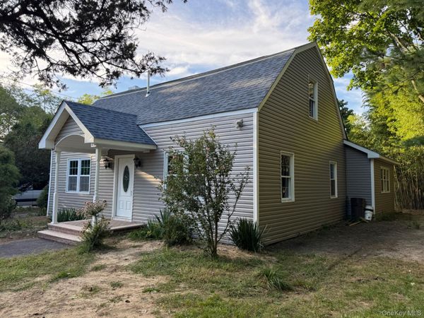 4 Barnes Road , Moriches, NY 11955