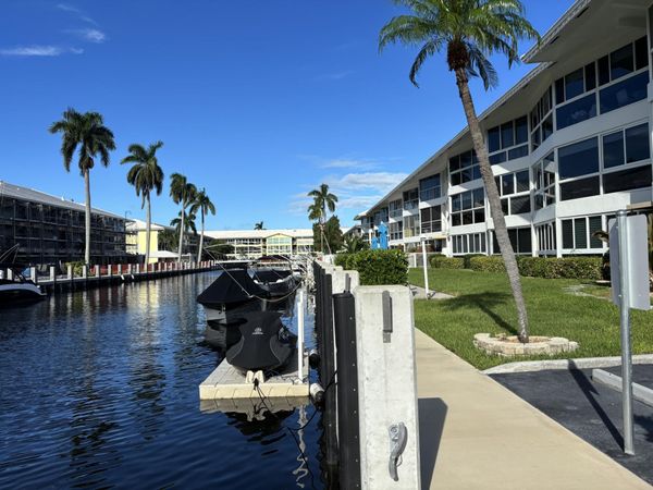 3050 NE 48th Street, Unit 205, Fort Lauderdale, FL 33308