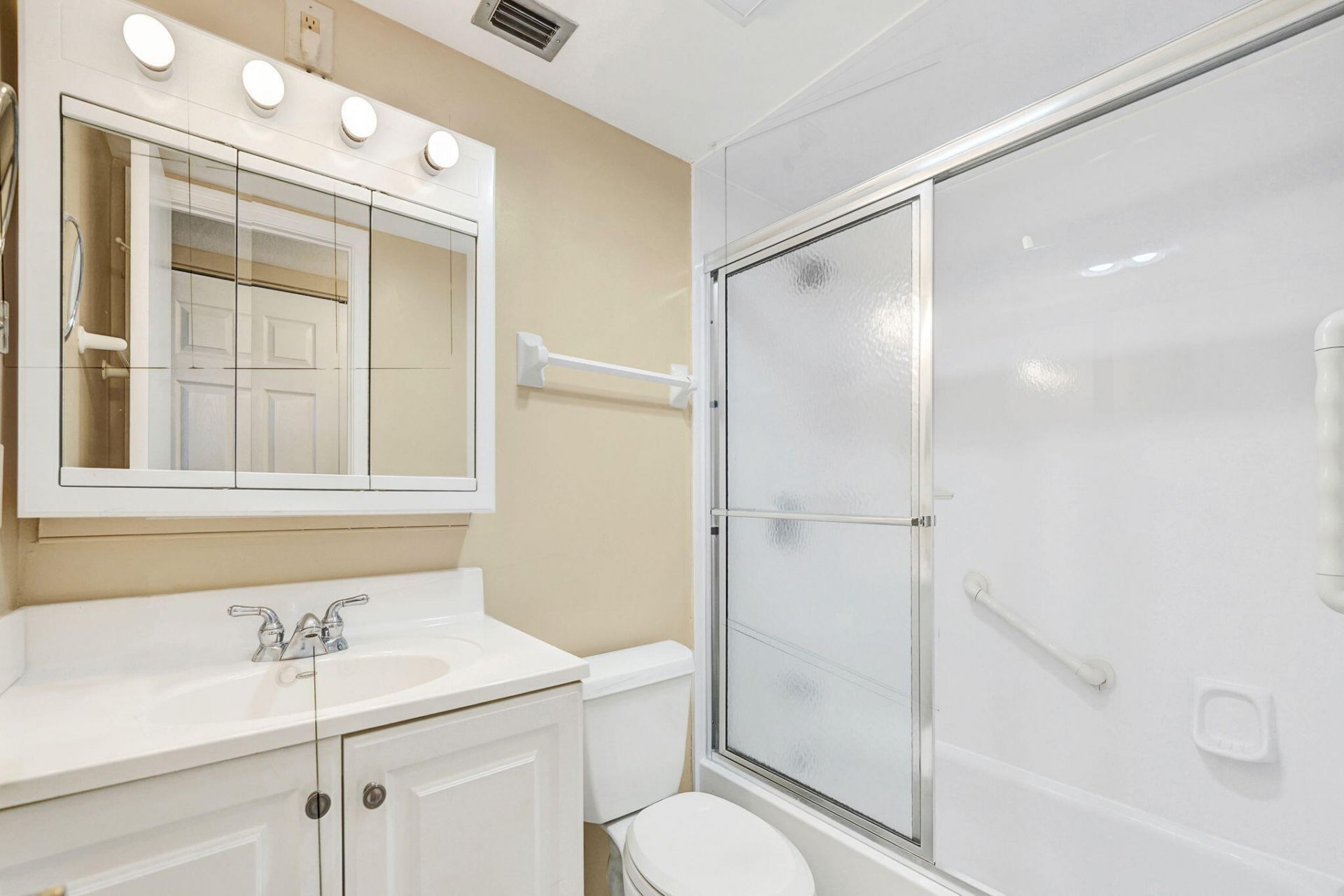 9460 Poinciana Place, Unit 203, Davie, FL 33324 Photo