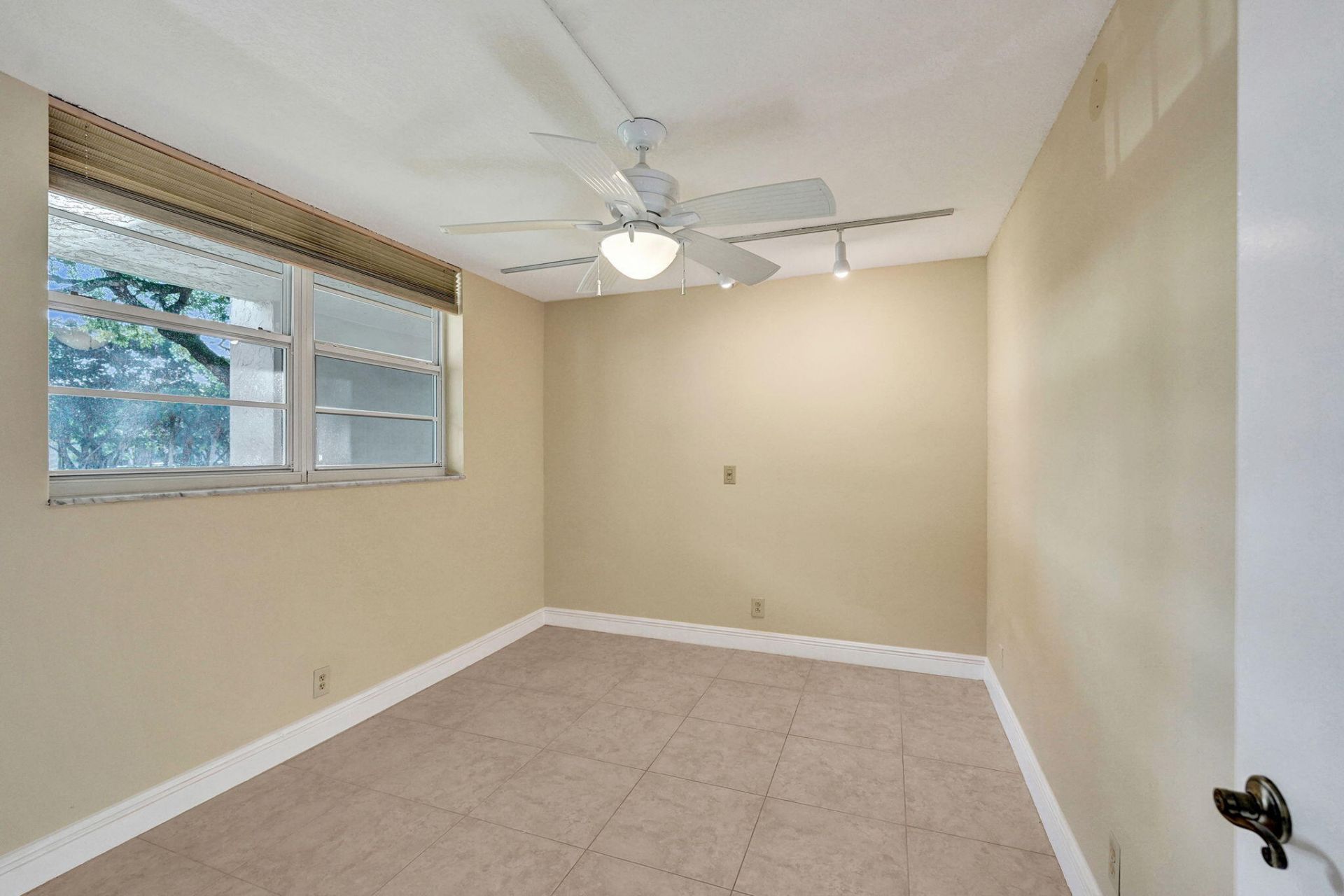 9460 Poinciana Place, Unit 203, Davie, FL 33324 Photo