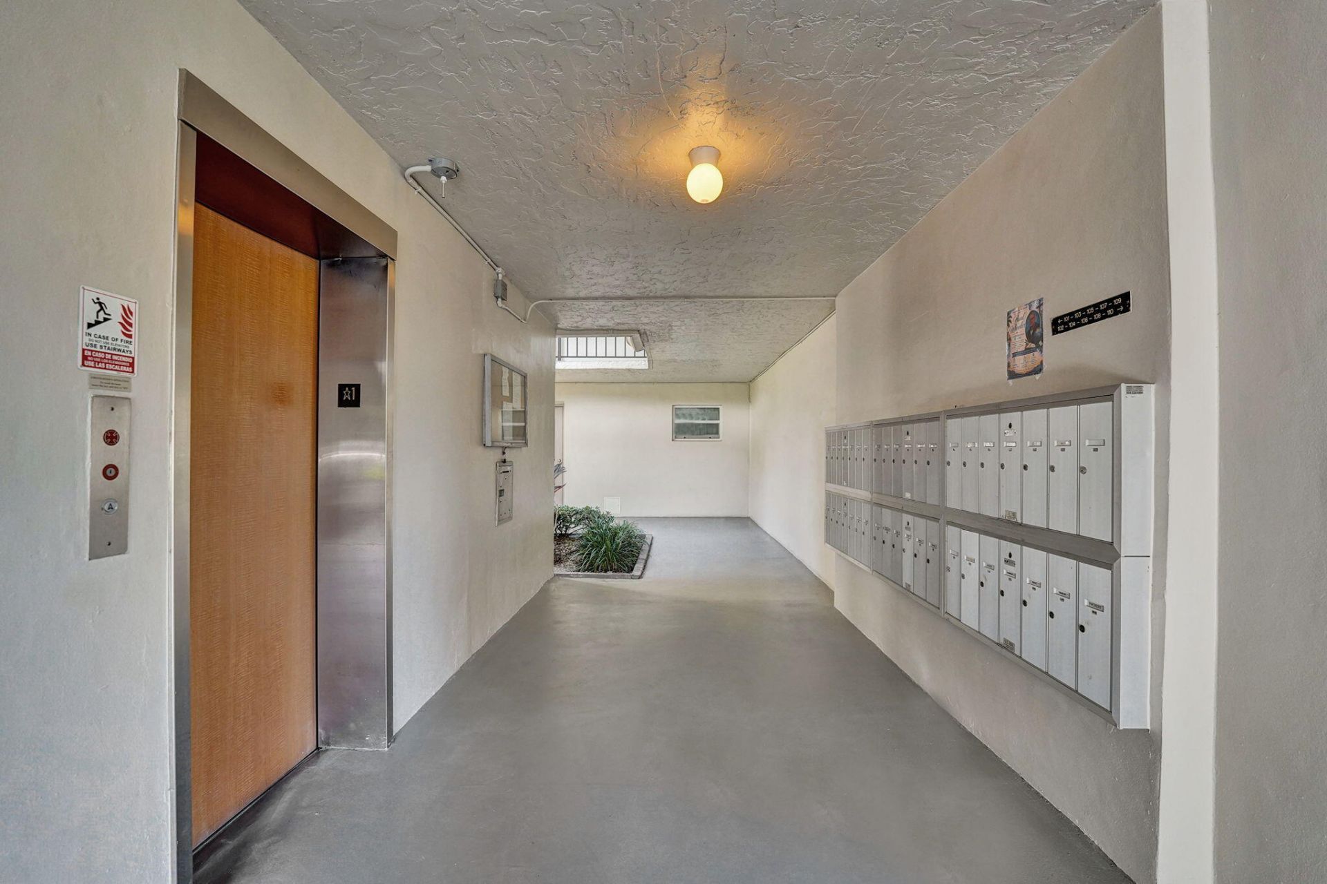 9460 Poinciana Place, Unit 203, Davie, FL 33324 Photo