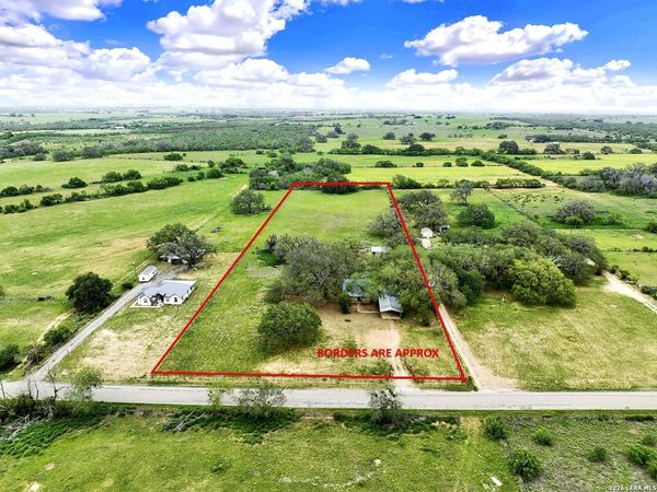 360 HORTON RD, Poteet, TX 78065