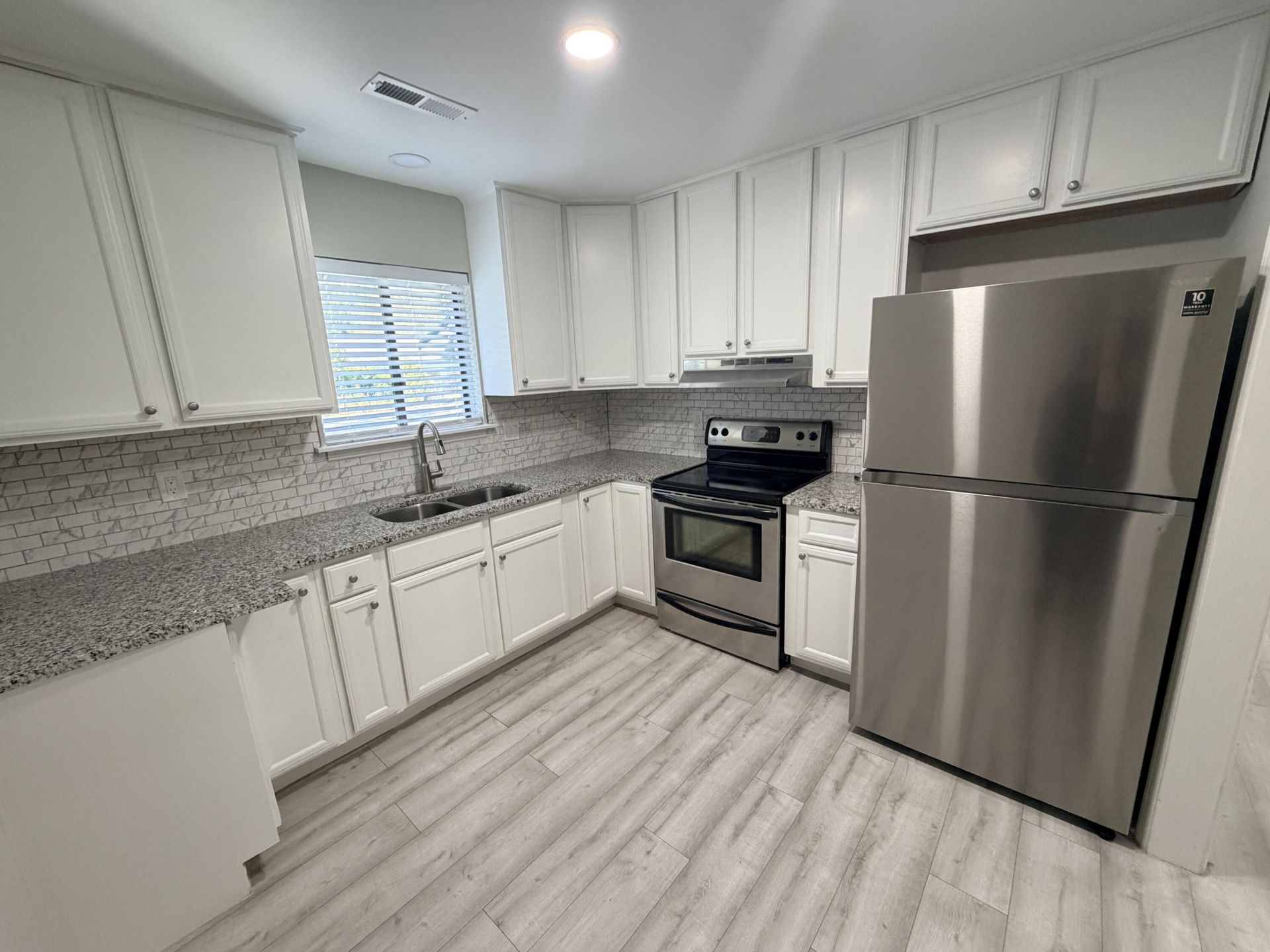 20 Teaneck Road Photo 4