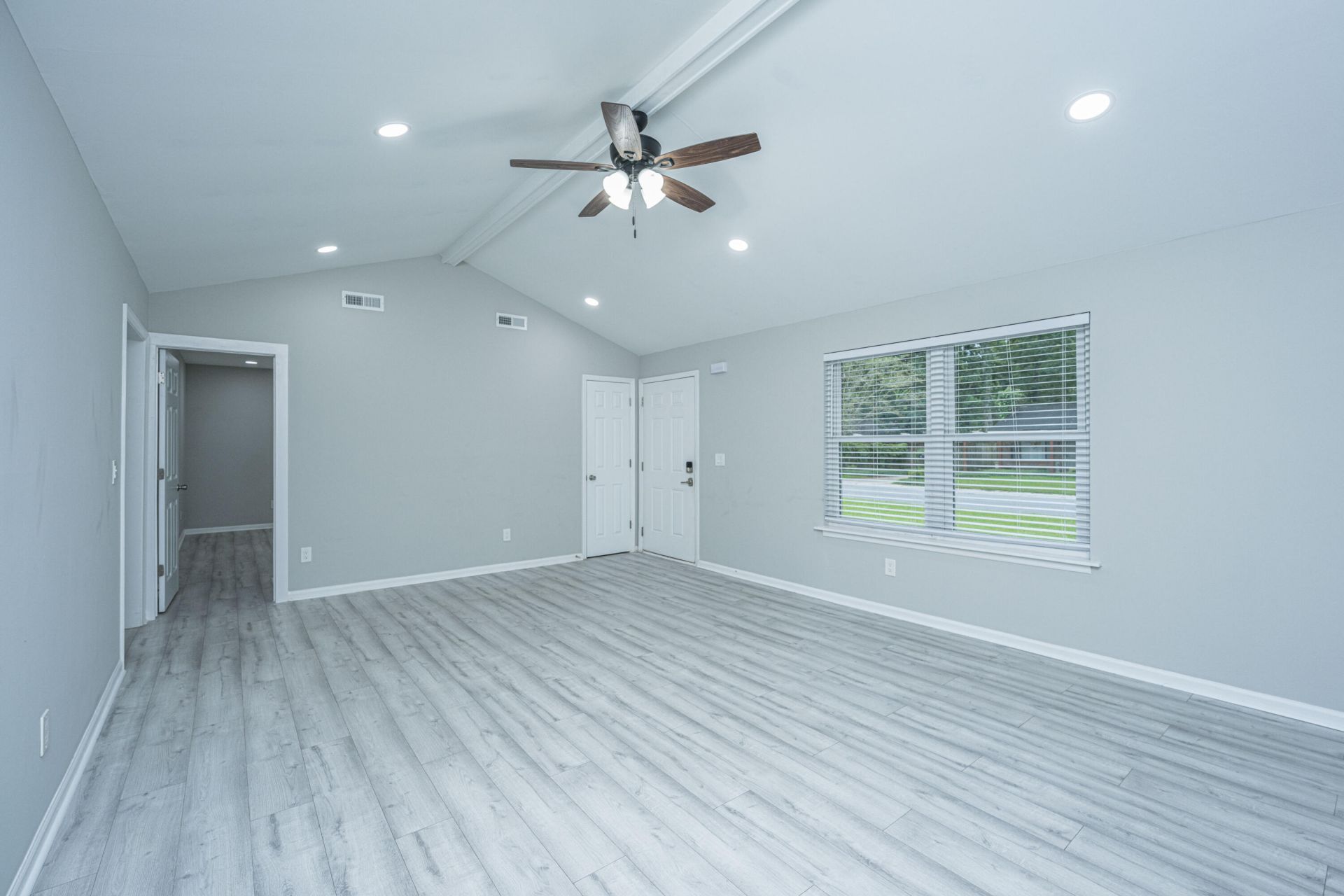 20 Teaneck Road Photo 5