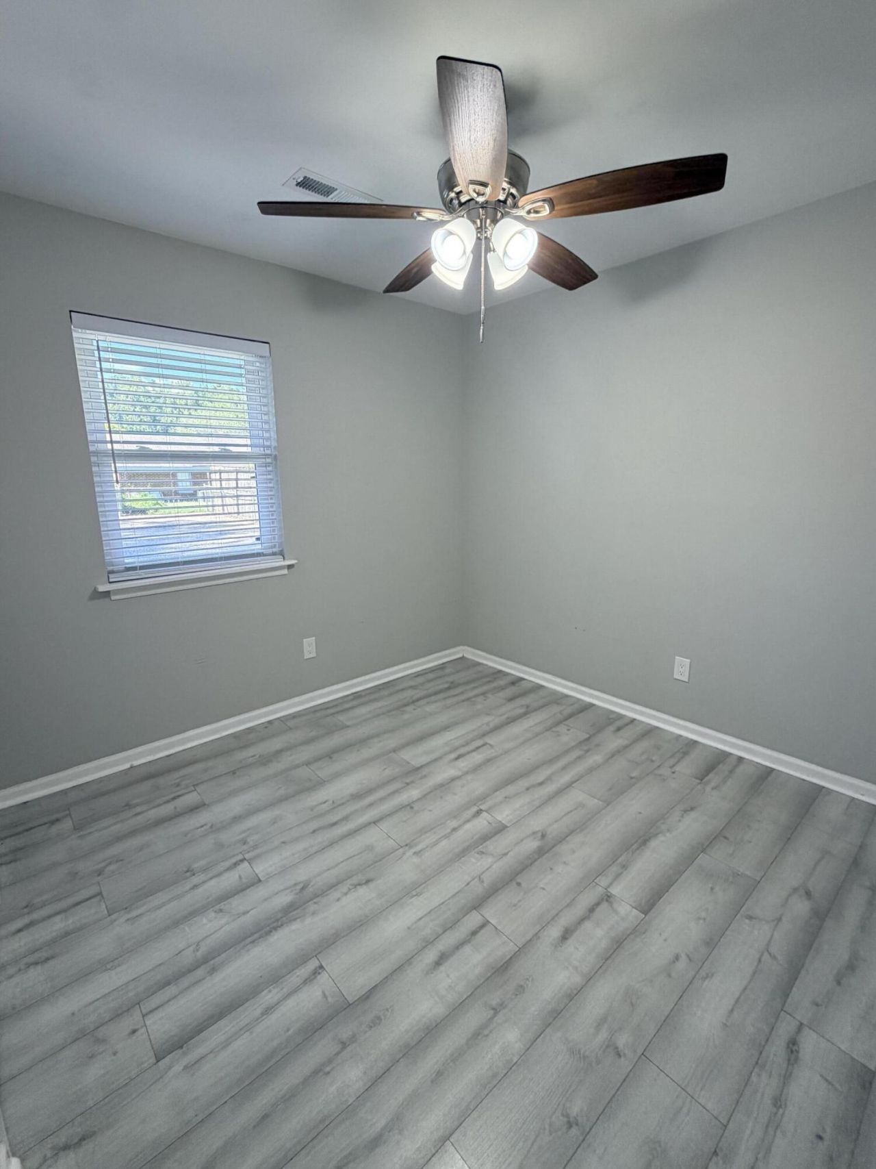 20 Teaneck Road Photo 7