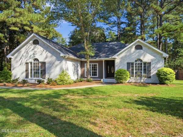 15 Plainview Crossing, Hattiesburg, MS 39402