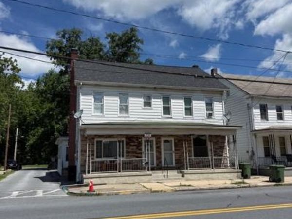 33 E POTTSVILLE STREET, PINE GROVE, PA 17963