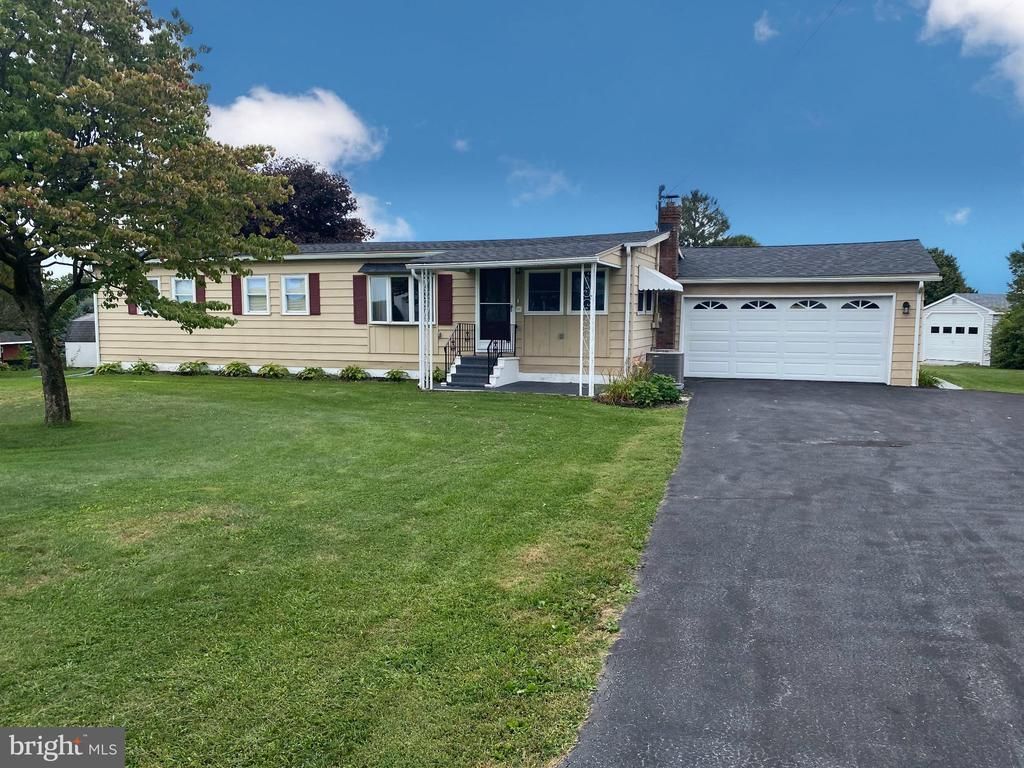 3574 GOLDEN KEY ROAD , KEMPTON, PA 19529