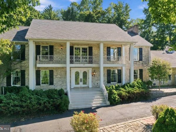 586 CRESTWOOD DRIVE , CHAMBERSBURG, PA 17202