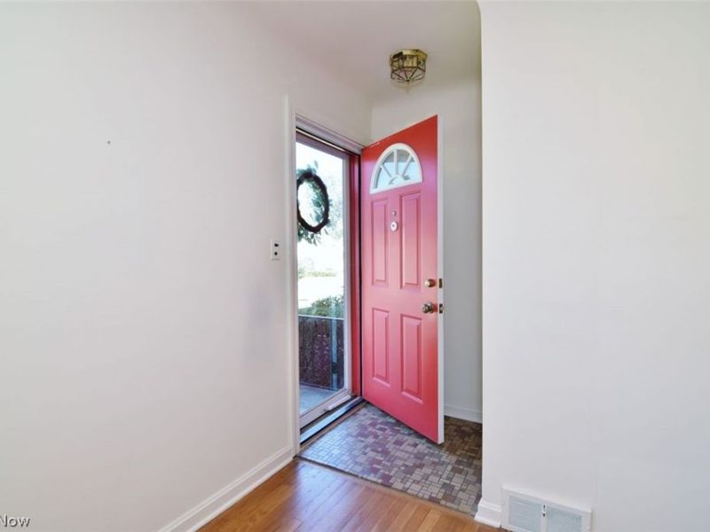 1663 Oakmount Road , South Euclid, OH 44121 Photo 2