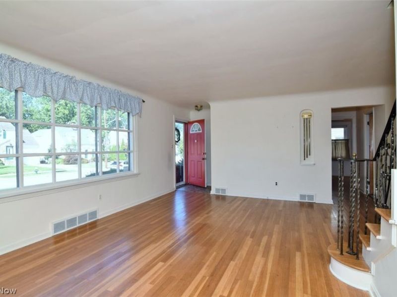 1663 Oakmount Road , South Euclid, OH 44121 Photo 3