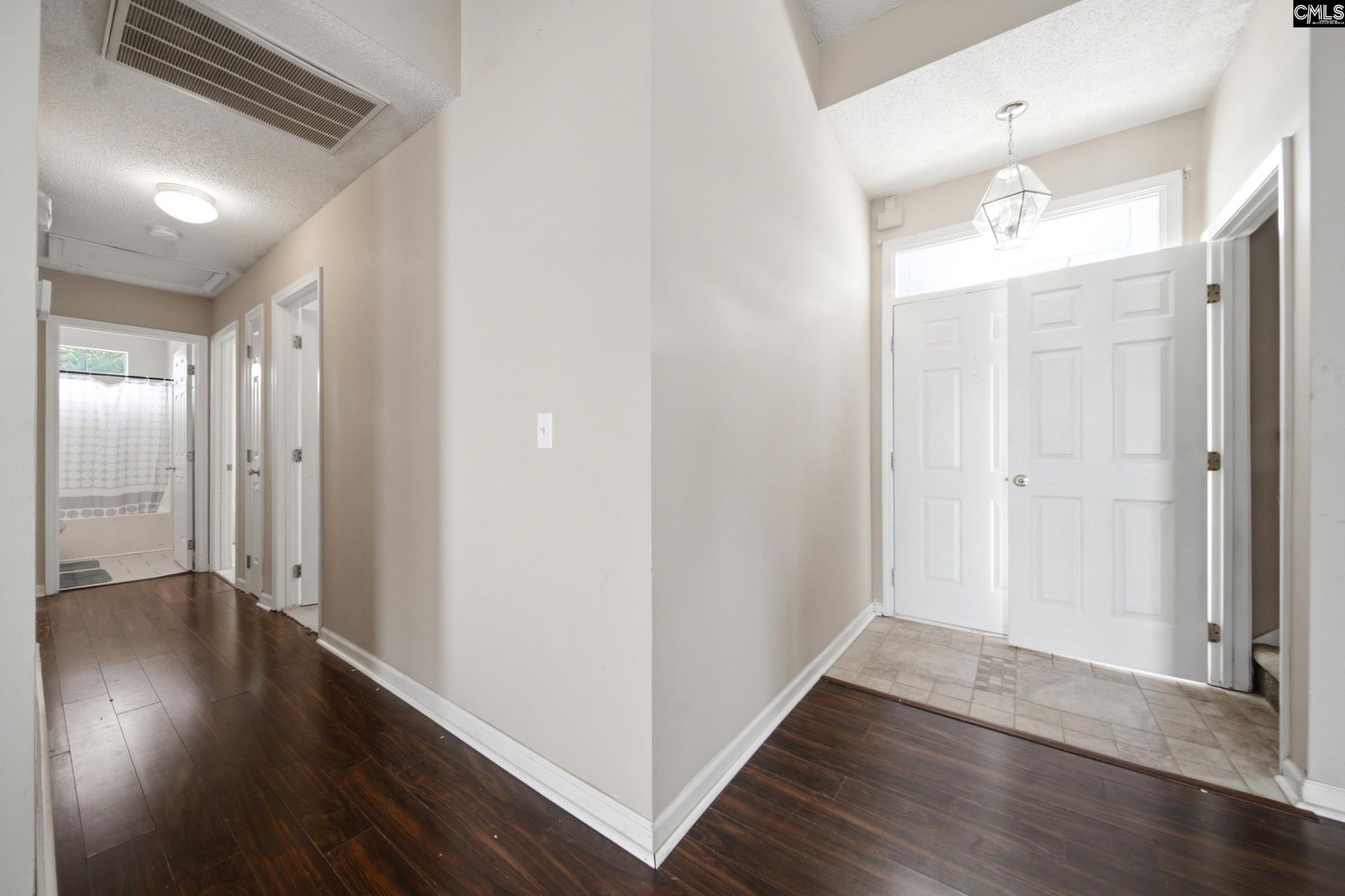 517 Timber Crest Drive  Photo 6