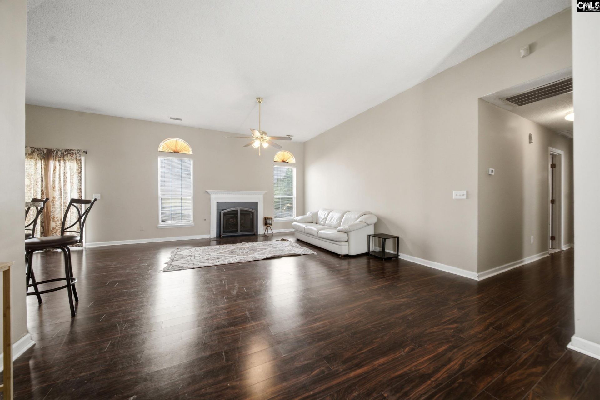 517 Timber Crest Drive  Photo 9