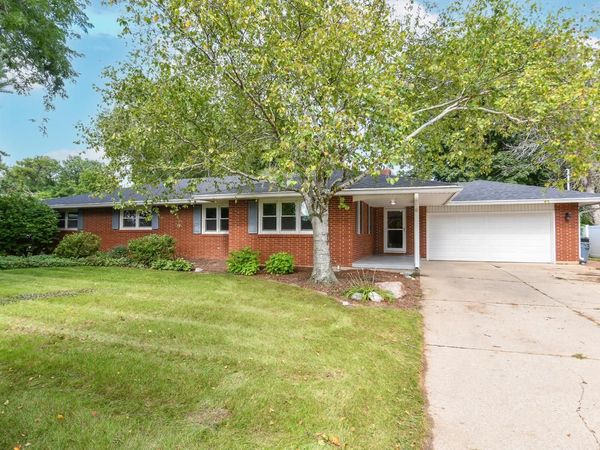 W7478 Pleasant STREET, Delavan, WI 53115