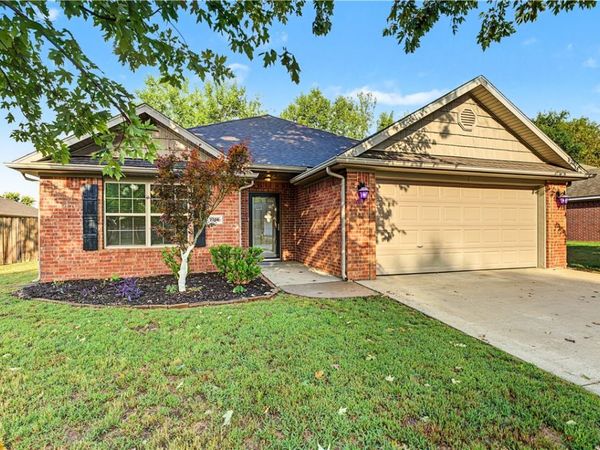 2763 Whistle Post Drive, Fayetteville, AR 72704