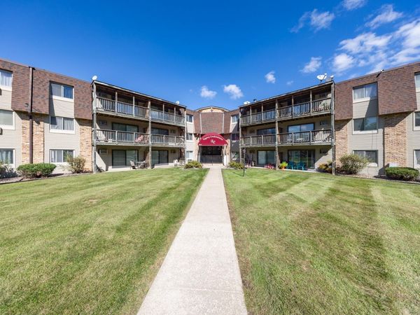 2007 E 122nd Street, Unit B5, Burnsville, MN 55337
