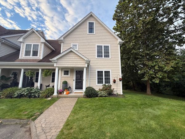 700 Lees River Ave, Unit 12, Somerset, MA 02725