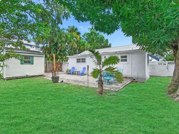 616 SW CLEVELAND Avenue, Stuart, FL 34994