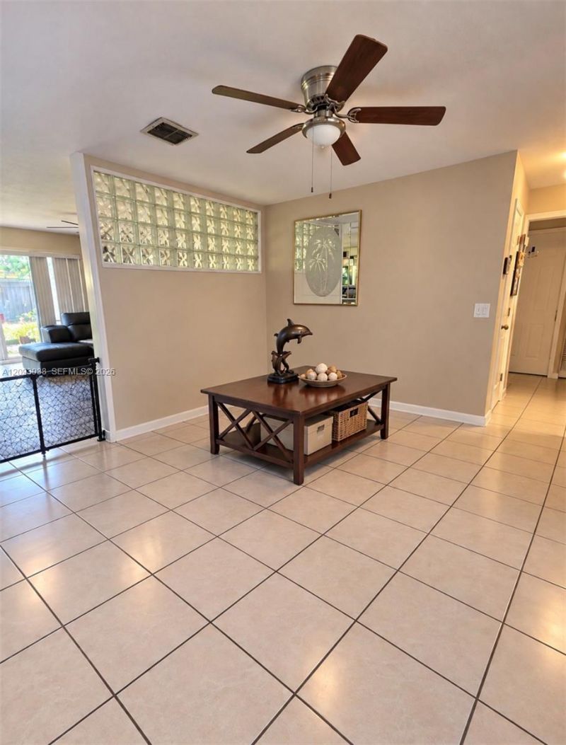908 Cardinal Pl, Homestead, FL 33035 Photo