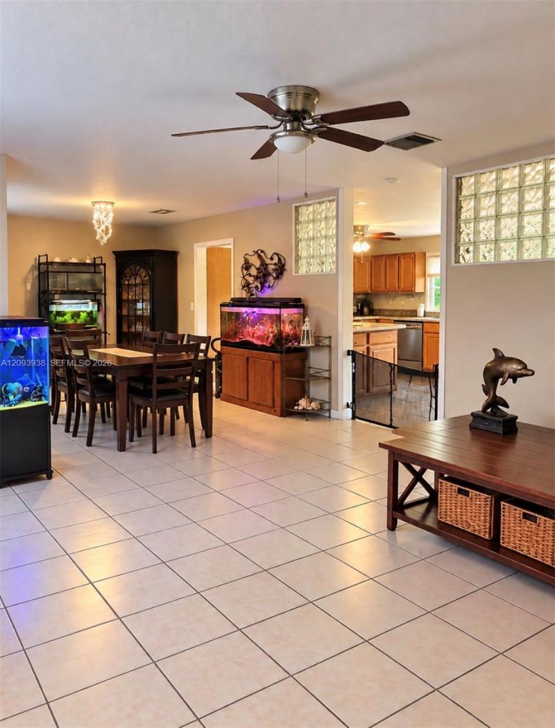 908 Cardinal Pl, Homestead, FL 33035 Photo