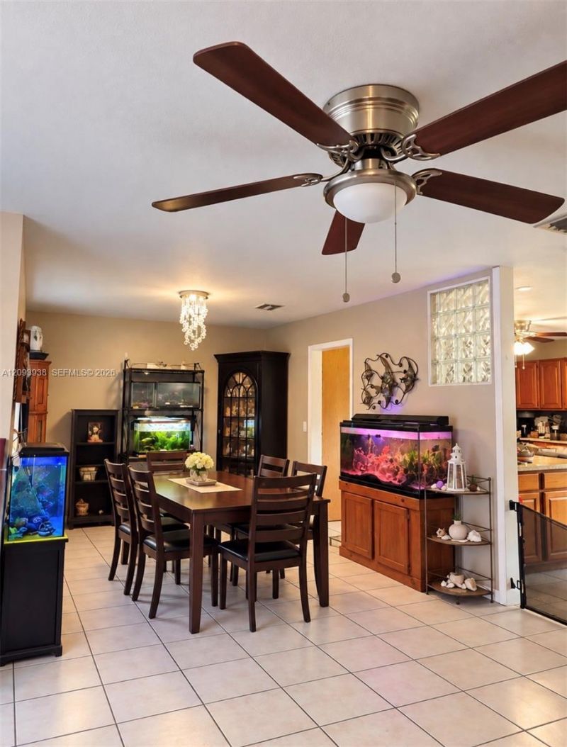 908 Cardinal Pl, Homestead, FL 33035 Photo
