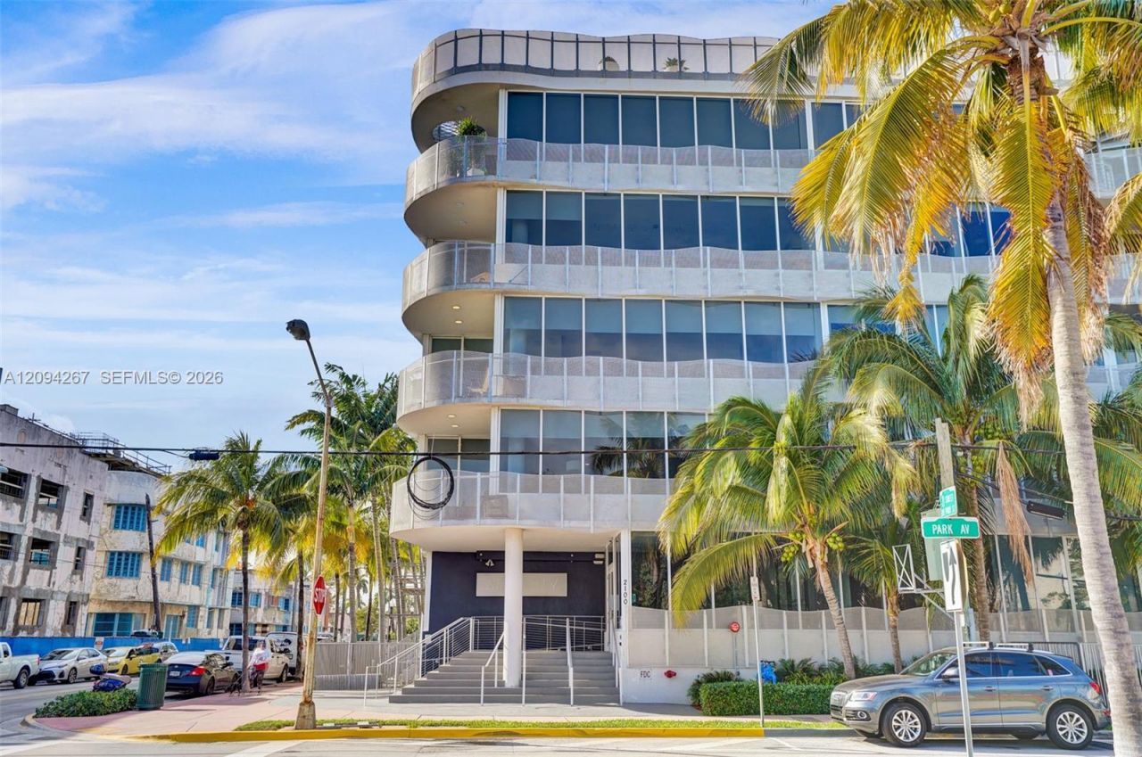 2100 Park Ave , Unit 310, Miami Beach, FL 33139 Photo