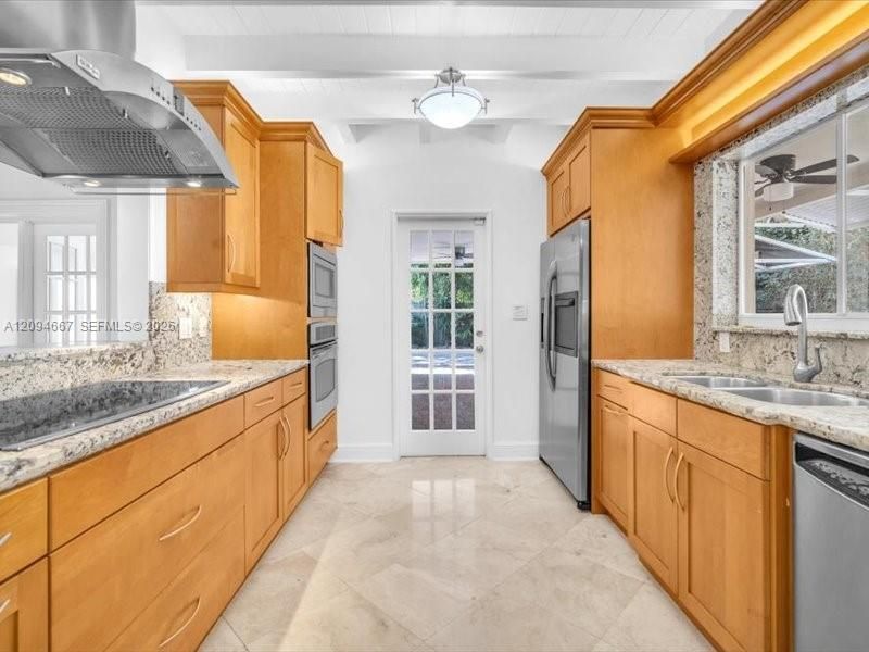1232 NE 88th St , Miami, FL 33138 Photo