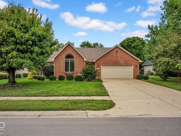 2470 Fairfax Court , Columbus, IN 47203